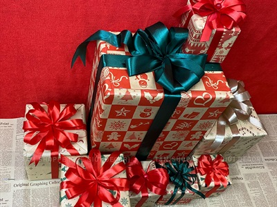 Hộp quà trang trí Noel nơ ruy băng lụa [Làm sẵn - Nhiều cỡ - màu] HOPQUA-03